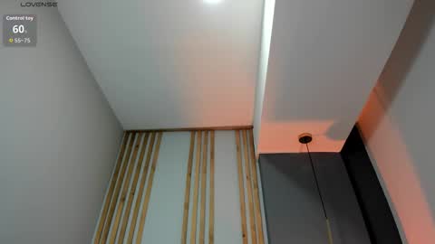 Snapshot of victoriia_vixen chatting on 11/21/25, 09:35 Victoria Vixen online show from 11/21/25, 09:35