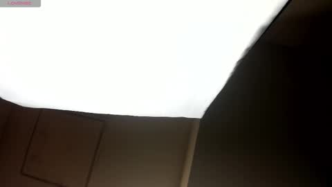 Snapshot of victoriia_vixen chatting on 12/16/25, 09:42 Victoria Vixen online show from 12/16/25, 09:42