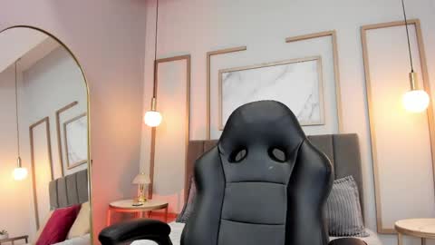 Snapshot of victoriia_vixen chatting on 05/20/26, 09:32 Victoria Vixen online show from 05/20/26, 09:32