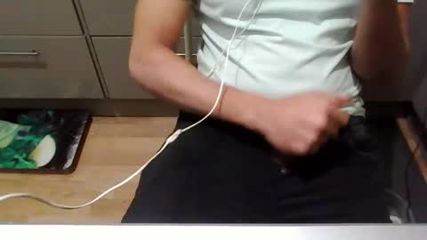 Snapshot of victorovichh chatting on 01/19/25, 11:43 victorovichh online show from 01/19/25, 11:43