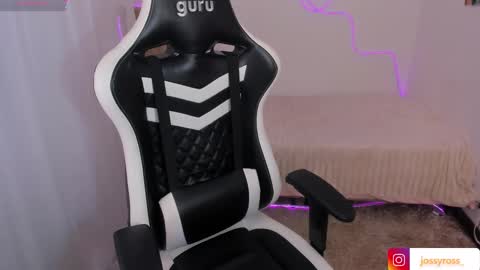 Snapshot of victoryyy__ chatting on 11/06/25, 07:48 V I C T O R I A online show from 11/06/25, 07:48