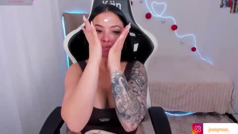 Snapshot of victoryyy__ chatting on 11/18/25, 06:23 V I C T O R I A online show from 11/18/25, 06:23