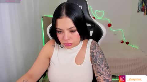 Snapshot of victoryyy__ chatting on 11/24/25, 06:40 V I C T O R I A online show from 11/24/25, 06:40