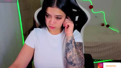 Snapshot of victoryyy__ chatting on 11/25/25, 07:14 V I C T O R I A online show from 11/25/25, 07:14