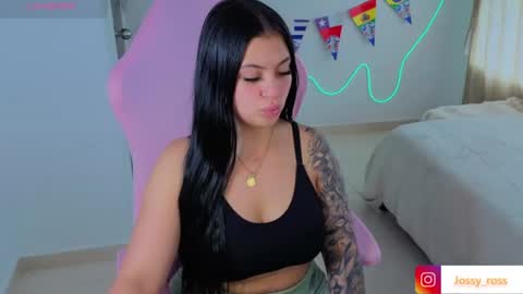 V  I C  T O R I A  online show from 06/19/26, 08:12