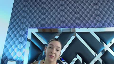 victtoria lee online show from 01/15/25, 01:34