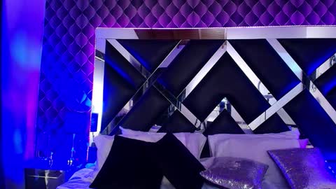 victtoria lee online show from 10/18/25, 08:31