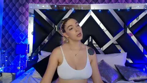 victtoria lee online show from 04/30/26, 10:58