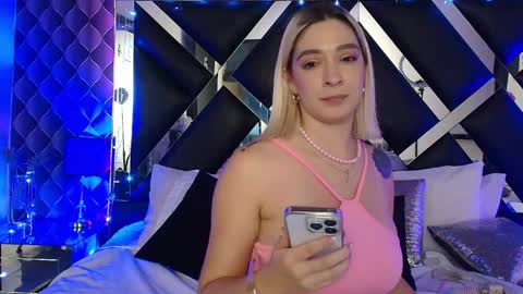 victtoria lee online show from 05/15/26, 10:50