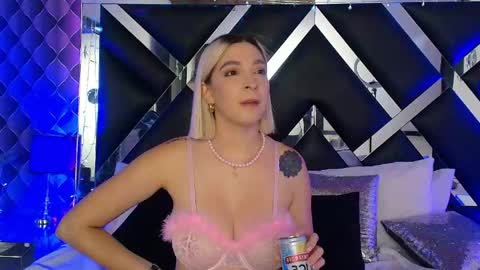 victtoria lee online show from 05/16/26, 08:18
