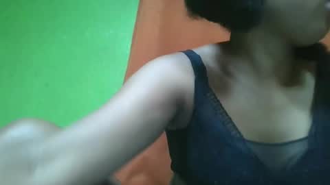 Snapshot of vierge28430 chatting on 05/13/26, 07:00 vierge28430 online show from 05/13/26, 07:00