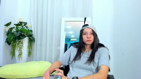 Snapshot of viictoriiasaenz chatting on 05/01/26, 05:12 viictoriiasaenz online show from 05/01/26, 05:12