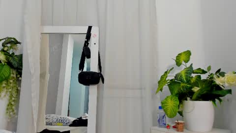 Snapshot of viictoriiasaenz chatting on 06/10/26, 09:35 viictoriiasaenz online show from 06/10/26, 09:35