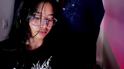 Snapshot of viioleett_cum chatting on 01/17/26, 03:06 viioleett_cum online show from 01/17/26, 03:06