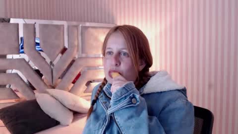 Violeta online show from 01/25/25, 02:04
