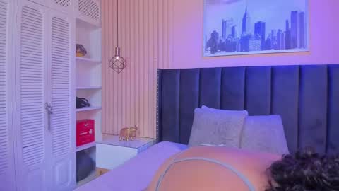 Viiolett online show from 01/05/25, 08:31