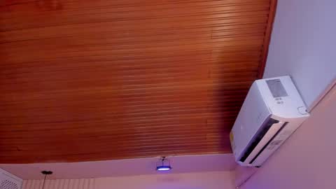 Viiolett online show from 01/07/25, 07:06