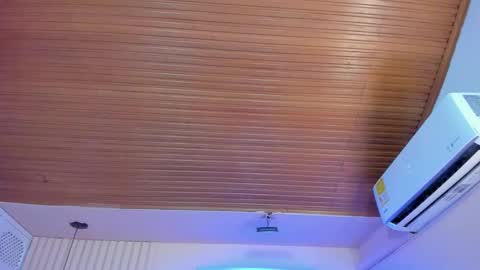 Snapshot of viiolett_lee chatting on 09/14/25, 07:24 Viiolett online show from 09/14/25, 07:24