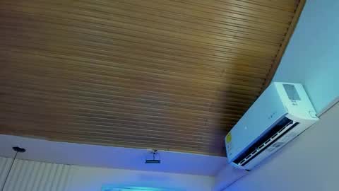 Snapshot of viiolett_lee chatting on 09/21/25, 07:59 Viiolett online show from 09/21/25, 07:59