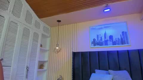 Snapshot of viiolett_lee chatting on 10/03/25, 08:50 Viiolett online show from 10/03/25, 08:50