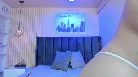 Snapshot of viiolett_lee chatting on 10/21/25, 09:26 Viiolett online show from 10/21/25, 09:26