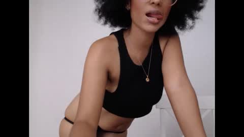 viiolettaaa online show from 06/05/26, 09:42