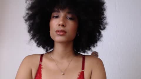 viiolettaaa online show from 06/11/26, 09:24