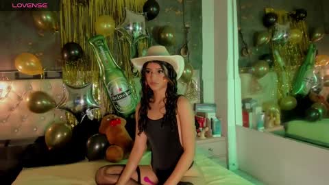 Snapshot of viiolettlopez chatting on 09/29/25, 05:29 Violet online show from 09/29/25, 05:29