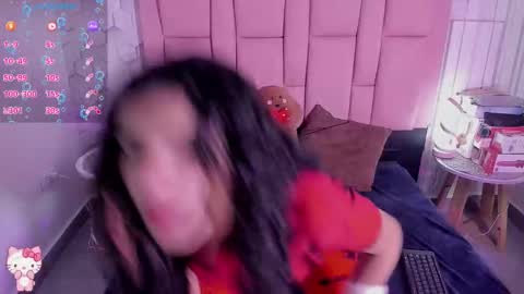 Snapshot of viiolettlopez chatting on 11/07/25, 01:22 Violet online show from 11/07/25, 01:22