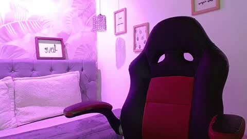 viioleta online show from 01/03/25, 12:30