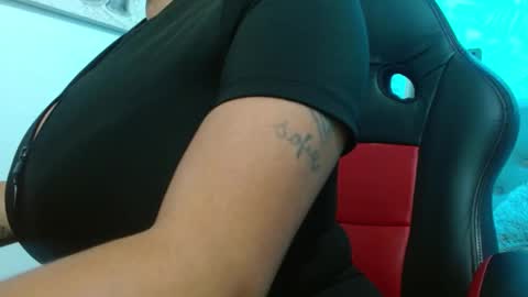 Snapshot of viiolleta chatting on 01/06/26, 12:20 viioleta online show from 01/06/26, 12:20