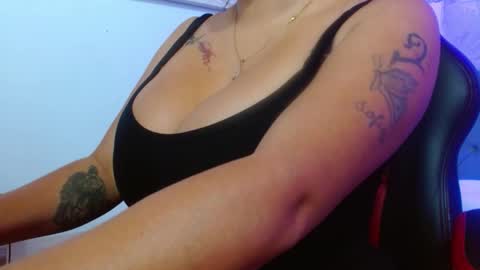 Snapshot of viiolleta chatting on 01/12/26, 12:21 viioleta online show from 01/12/26, 12:21