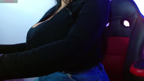 Snapshot of viiolleta chatting on 02/18/26, 12:23 viioleta online show from 02/18/26, 12:23
