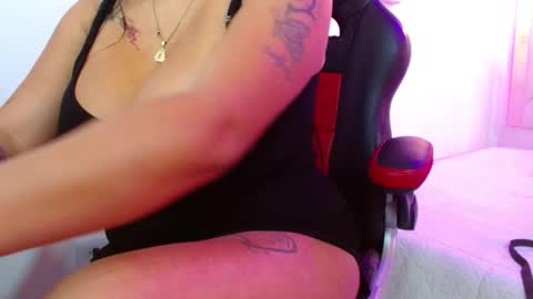 Snapshot of viiolleta chatting on 02/25/26, 12:37 viioleta online show from 02/25/26, 12:37