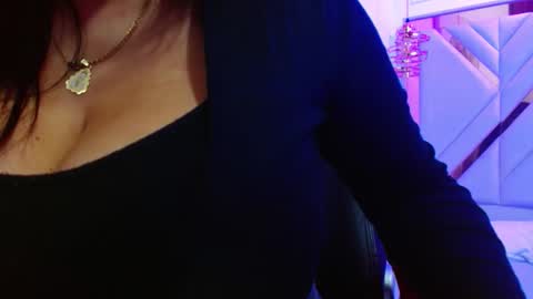 Snapshot of viiolleta chatting on 03/18/26, 12:19 viioleta online show from 03/18/26, 12:19