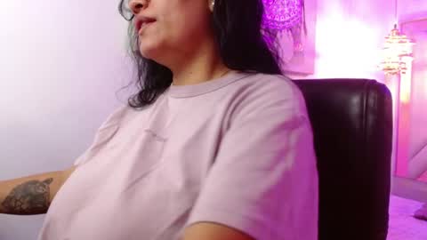 Snapshot of viiolleta chatting on 05/04/26, 12:23 viioleta online show from 05/04/26, 12:23