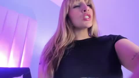 Violet online show from 07/02/26, 12:33