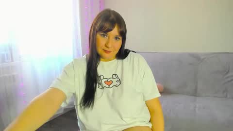 Snapshot of vik_and_love chatting on 03/16/26, 03:45 Vika online show from 03/16/26, 03:45