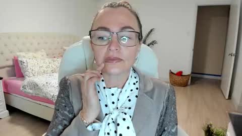 Snapshot of vika7333 chatting on 09/26/25, 11:25 Ukrainian-woman online show from 09/26/25, 11:25