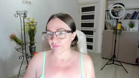Snapshot of vika7333 chatting on 01/08/26, 07:21 Ukrainian-woman online show from 01/08/26, 07:21