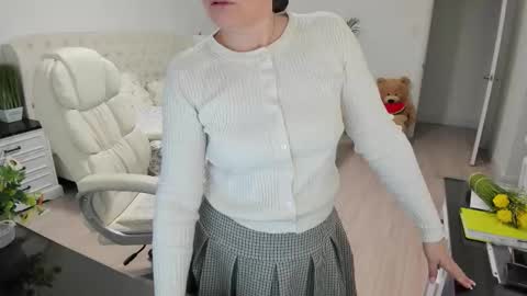 Snapshot of vika7333 chatting on 02/25/26, 12:48 Ukrainian-woman online show from 02/25/26, 12:48