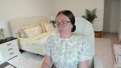 Snapshot of vika7333 chatting on 05/11/26, 05:10 Ukrainian-woman online show from 05/11/26, 05:10