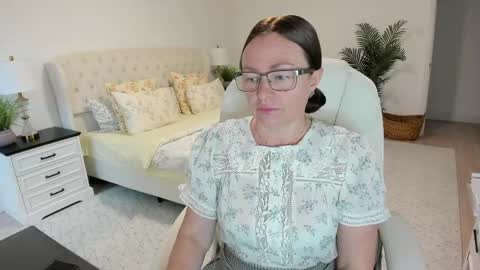 Snapshot of vika7333 chatting on 05/12/26, 11:40 Ukrainian-woman online show from 05/12/26, 11:40