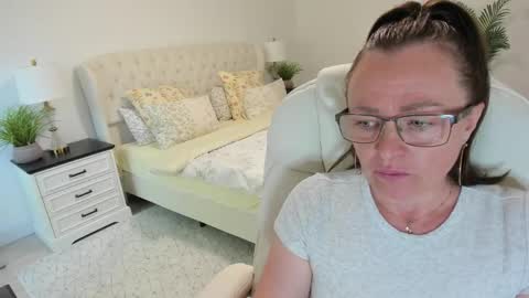 Snapshot of vika7333 chatting on 06/03/26, 02:55 Ukrainian-woman online show from 06/03/26, 02:55