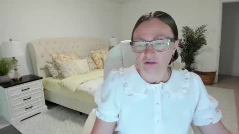 Snapshot of vika7333 chatting on 06/11/26, 10:46 Ukrainian-woman online show from 06/11/26, 10:46
