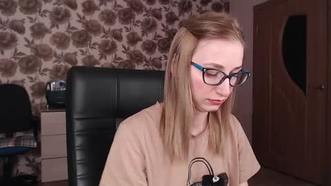 Vika online show from 01/13/25, 05:44