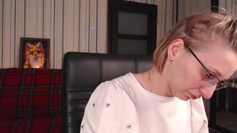 Snapshot of vikaericka chatting on 01/10/26, 10:14 Vika online show from 01/10/26, 10:14
