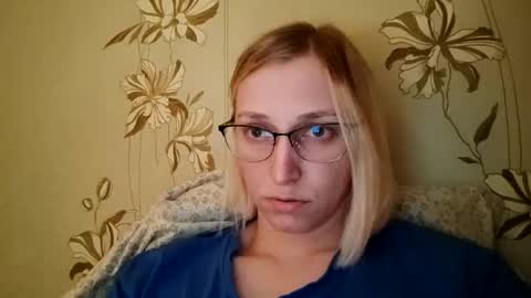 Snapshot of vikaericka chatting on 02/25/26, 01:48 Vika online show from 02/25/26, 01:48