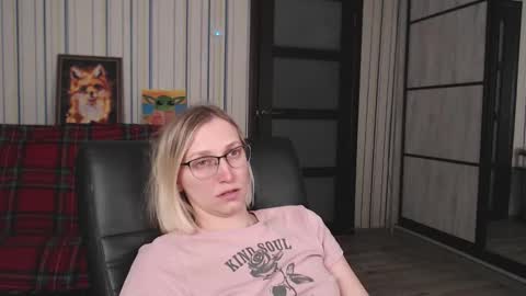 Snapshot of vikaericka chatting on 03/16/26, 10:03 Vika online show from 03/16/26, 10:03