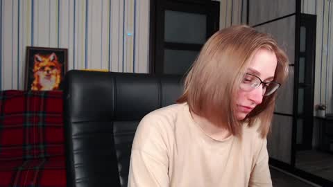 Snapshot of vikaericka chatting on 04/06/26, 07:48 Vika online show from 04/06/26, 07:48